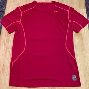 Nike Pro Combat Athletic Shirt Size L in Fuchsia